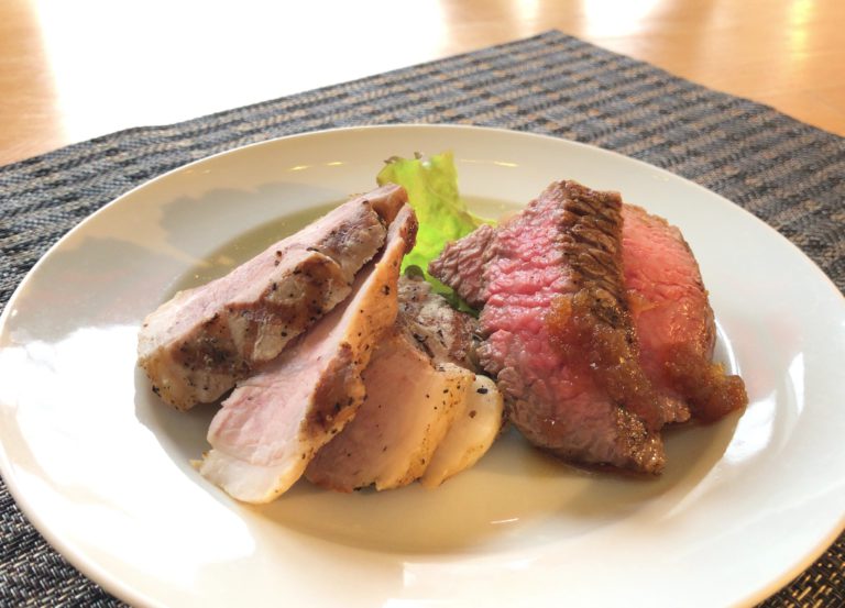 11月29日(水)はいいお肉の日! いちごの里|栃木県小山市にあるいちご狩りのできるスローライフリゾート 11月29日(水)はいいお肉の日! いちごの里|栃木県小山市にあるいちご狩りのできるスローライフリゾート